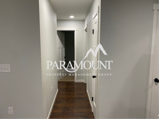 Building Photo - Beautiful 3 Bed/2 Bath Rambler Awaits!