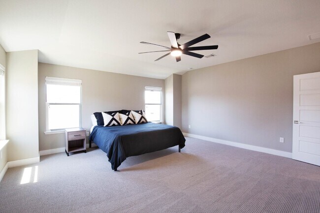 Building Photo - Spacious Home in Easton Park / McKinney Falls