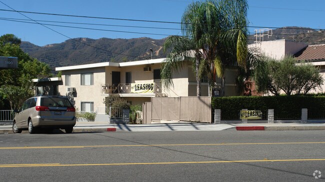 Primary Photo - Montrose, 3104