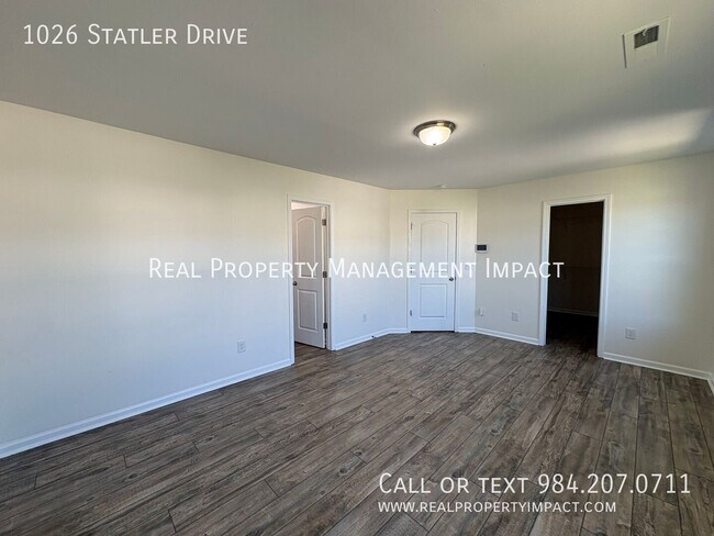 Building Photo - 1026 Statler Dr