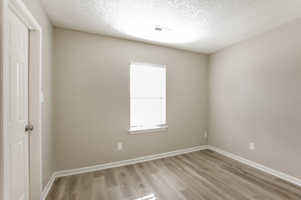 Building Photo - 3900 Golden Rod Ct