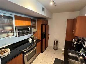 Building Photo - 2775 NE 187th St