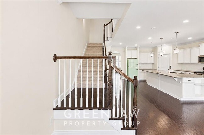 Building Photo - 7403 Lowery Oak Dr