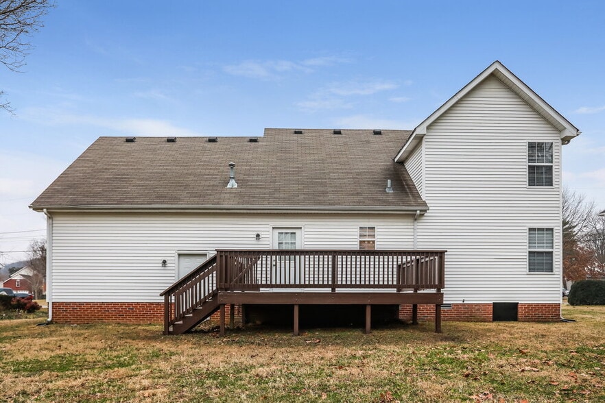 Building Photo - 510 Pointe Clear Dr