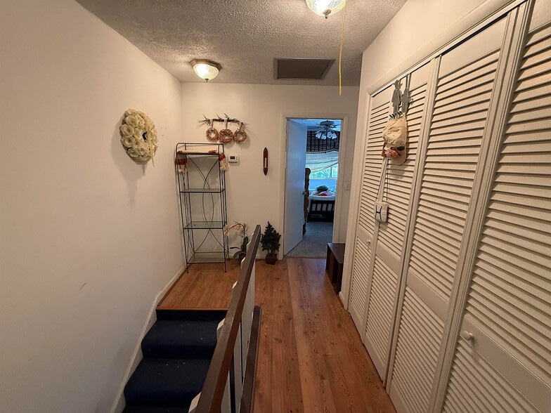Thirid level hallway - 3145 Coastal Hwy