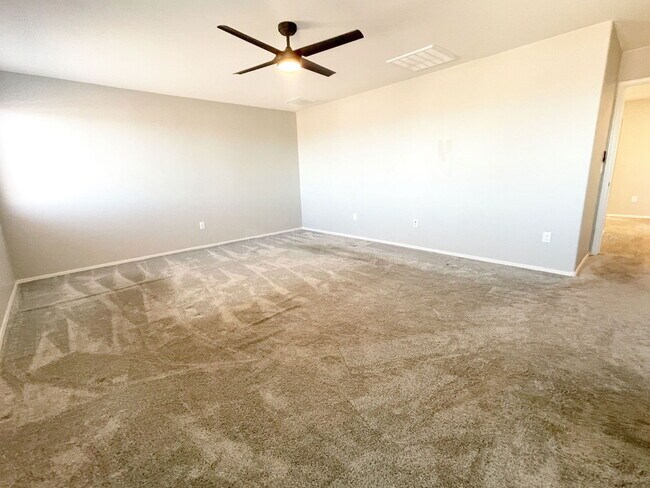 Building Photo - 8010 S Golden Bell Dr