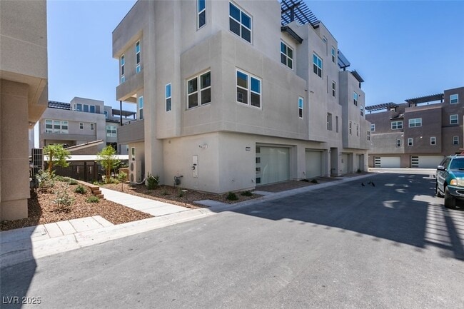 Building Photo - 2509 Silent Vw Ave