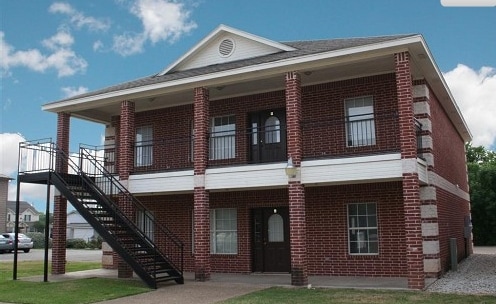 Primary Photo - Bear Gardens Apartments