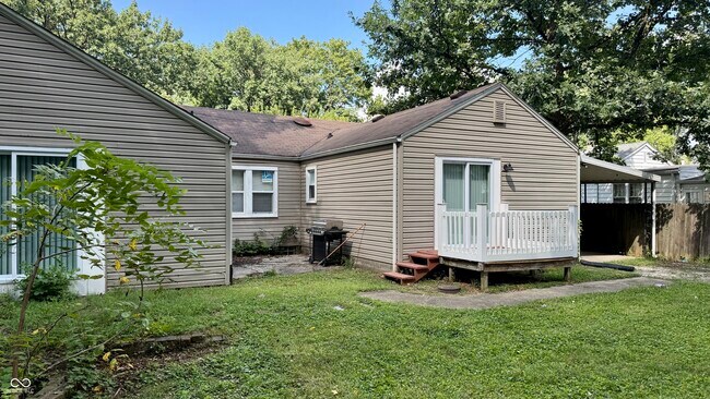 Building Photo - 2215 Durham Dr