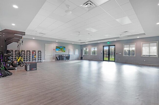 Building Photo - 350e E Marion Ave