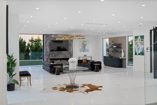 Building Photo - 2110 Hercules Dr