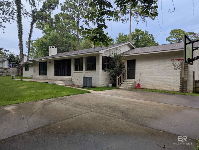 Building Photo - 507 Patlynn Dr