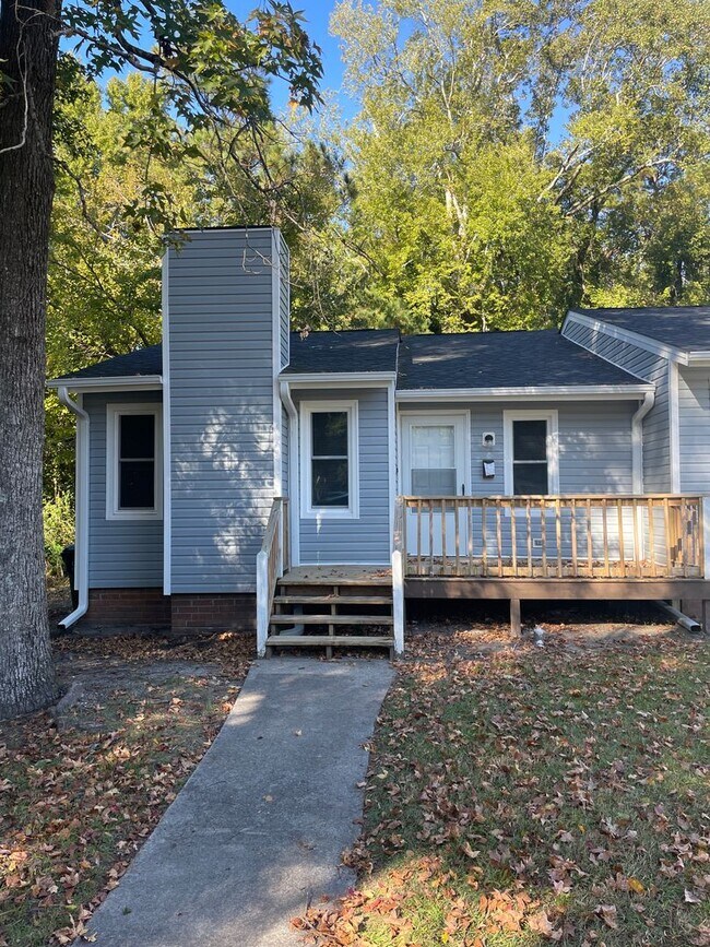 Building Photo - Duplex For Rent