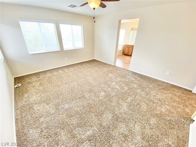 Building Photo - 1015 Maple Pines Ave