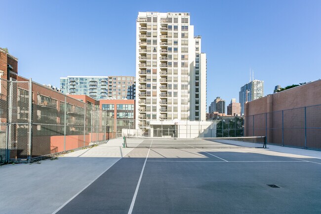 Building Photo - 1212 N Wells St