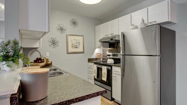 Building Photo - Grove at City Center