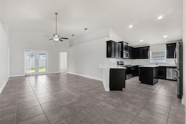 Building Photo - 424 Buchannan Dr