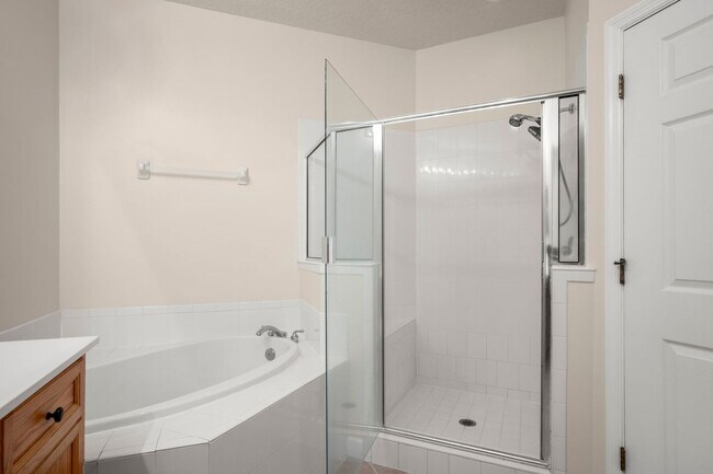 Building Photo - Beautiful Avila 3/2 with preserve view!
