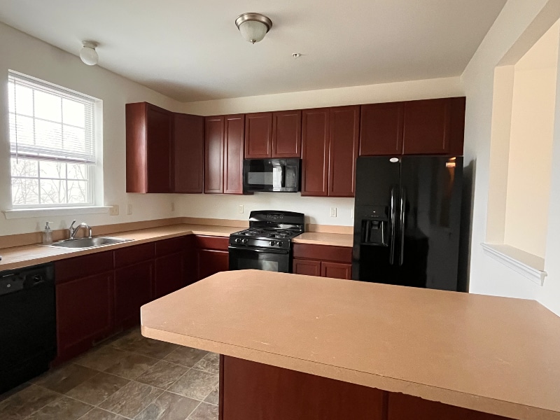 Building Photo - 2304 Sunny Hill Cir