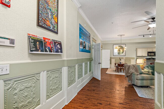 Building Photo - 92 Washington St