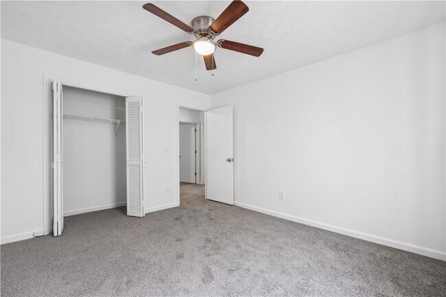 Building Photo - 3758 Westchase Dr