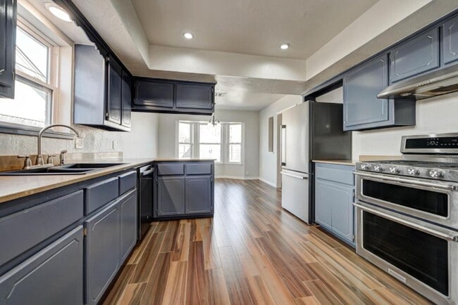 Building Photo - 1011 W Gemini Rd