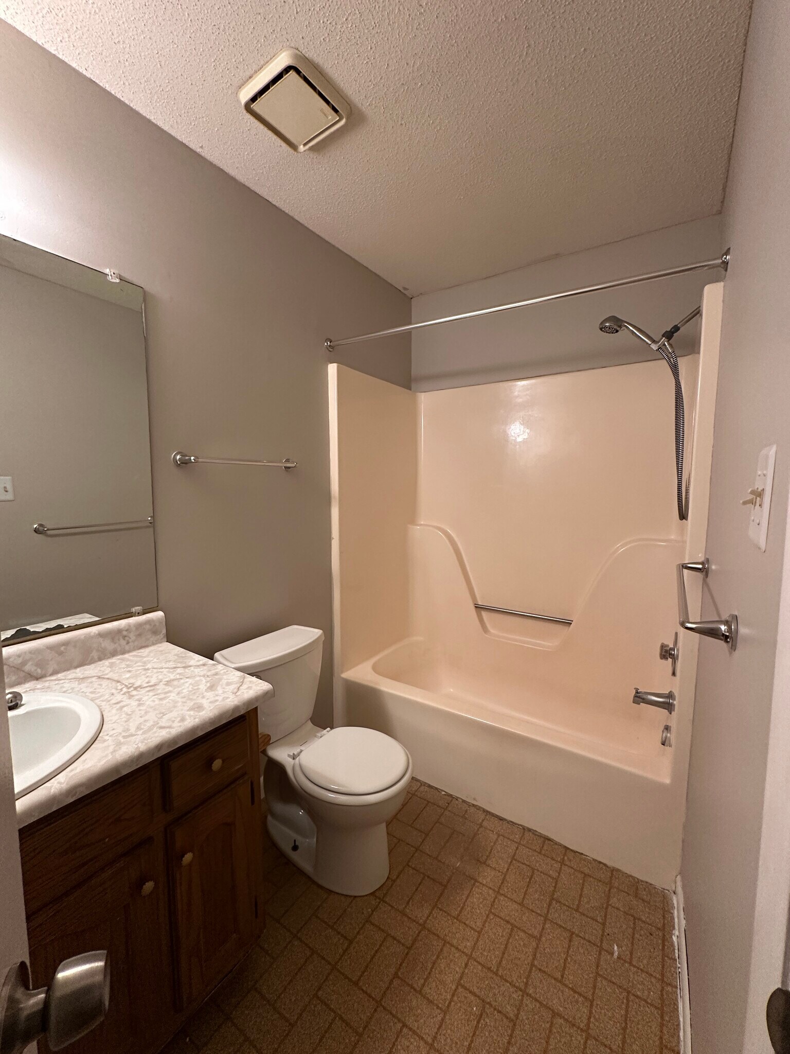 Building Photo - 1801 Windover Pl SW