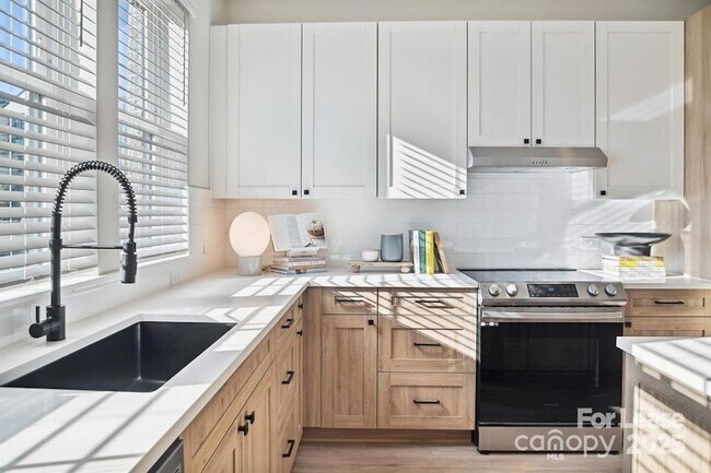 Building Photo - 14011 Bespoke Rd