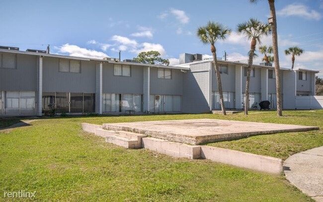Building Photo - 1010 N Fiske Blvd