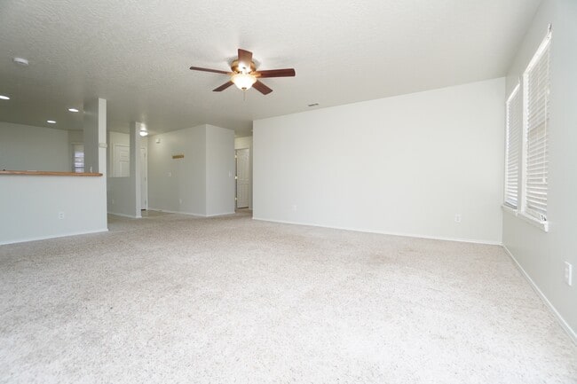 Building Photo - 16274 Silver Creek Ave