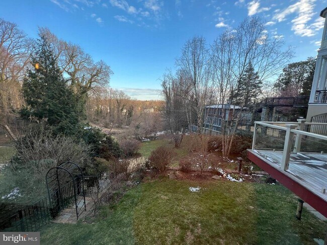 Building Photo - 3111 Chain Bridge Rd NW