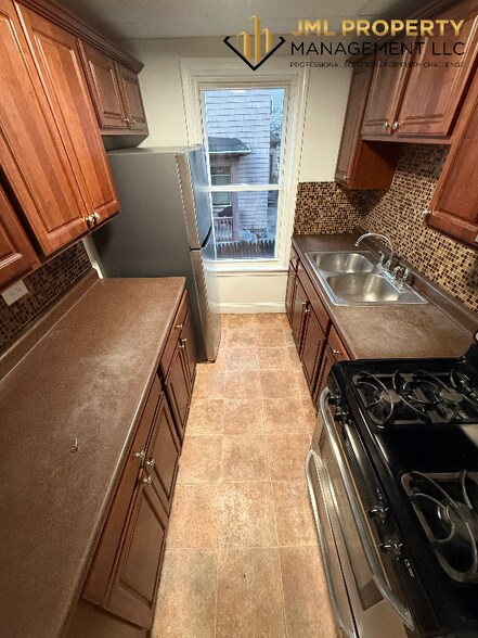 Building Photo - 28 McClure Pl