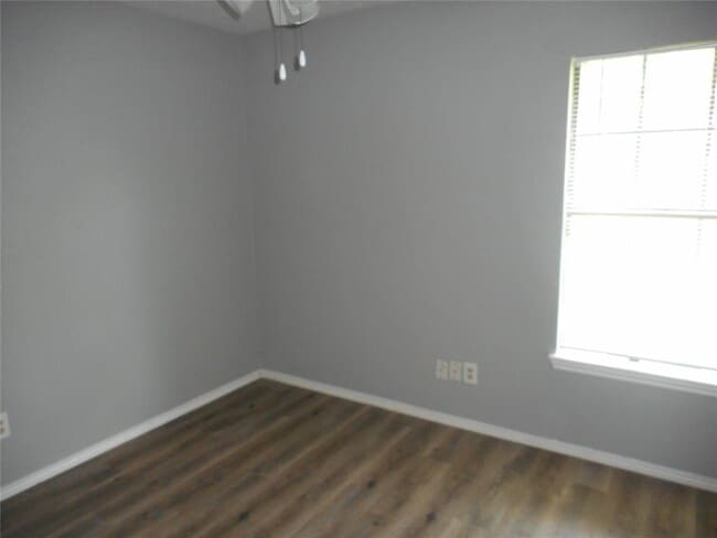 Building Photo - 20407 Blue Juniper Dr