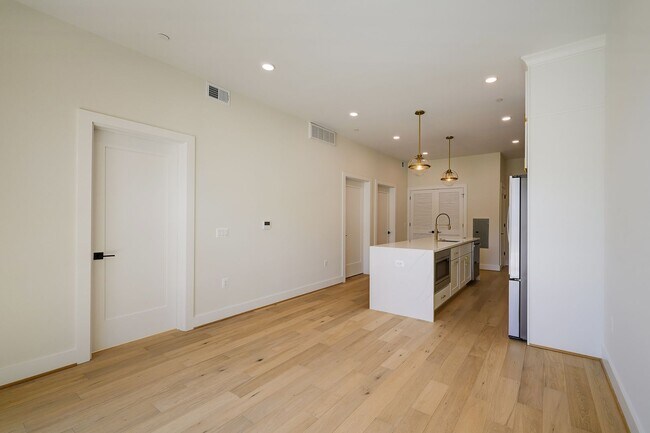 Building Photo - Modern Sophistication in NW/Friendship Heights - BRAND NEW 2BR/2BA w/ Private Parking