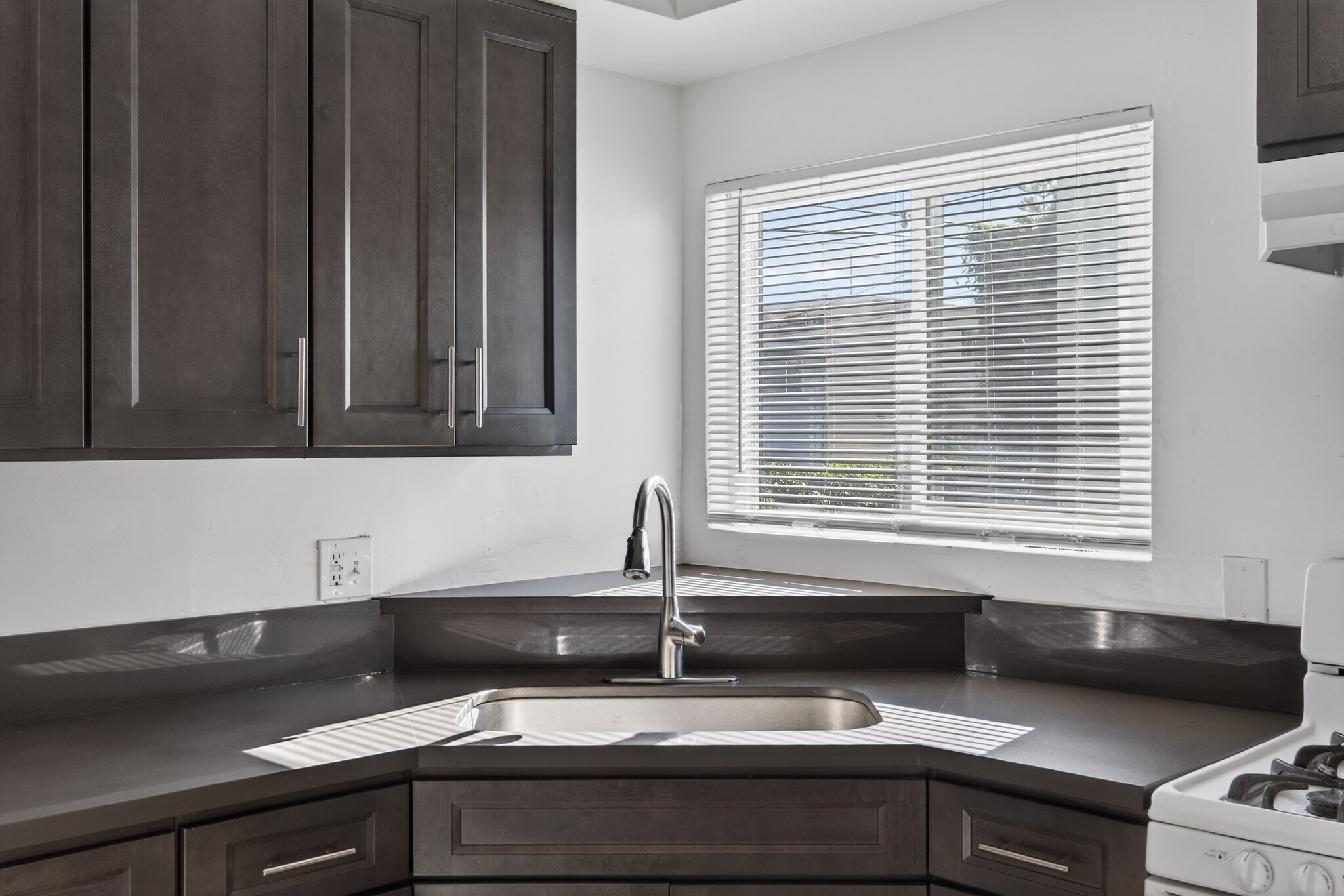 Building Photo - 25218 Loytan St