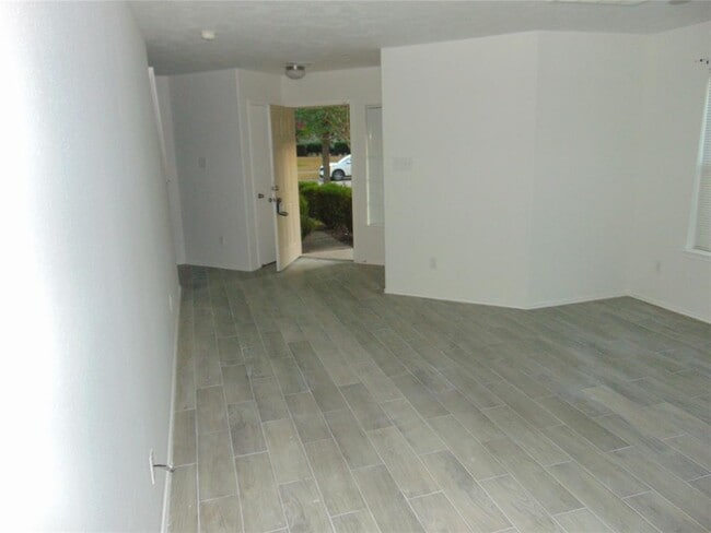Building Photo - 6511 Colonial Rose Ln