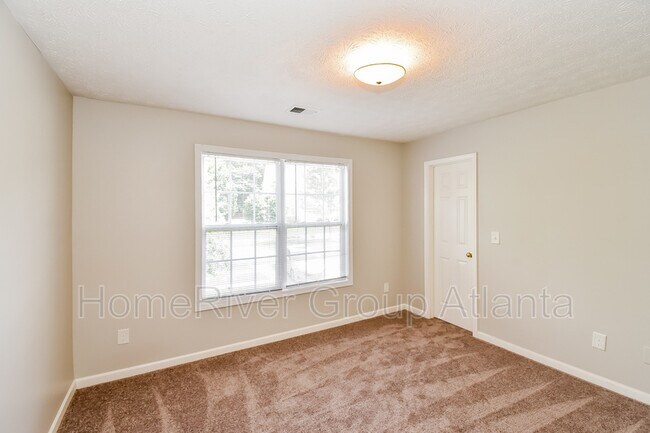 Building Photo - 322 Berkley Dr