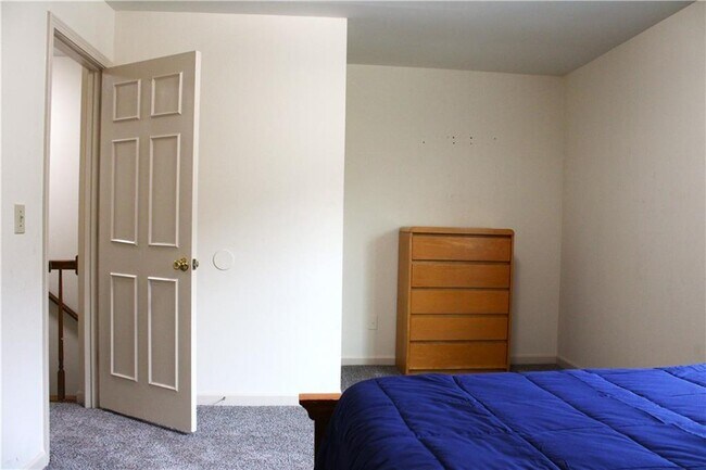 Building Photo - 1235 Sweet Pine Dr