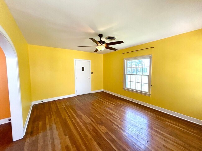 Building Photo - 1627 Schley Ave