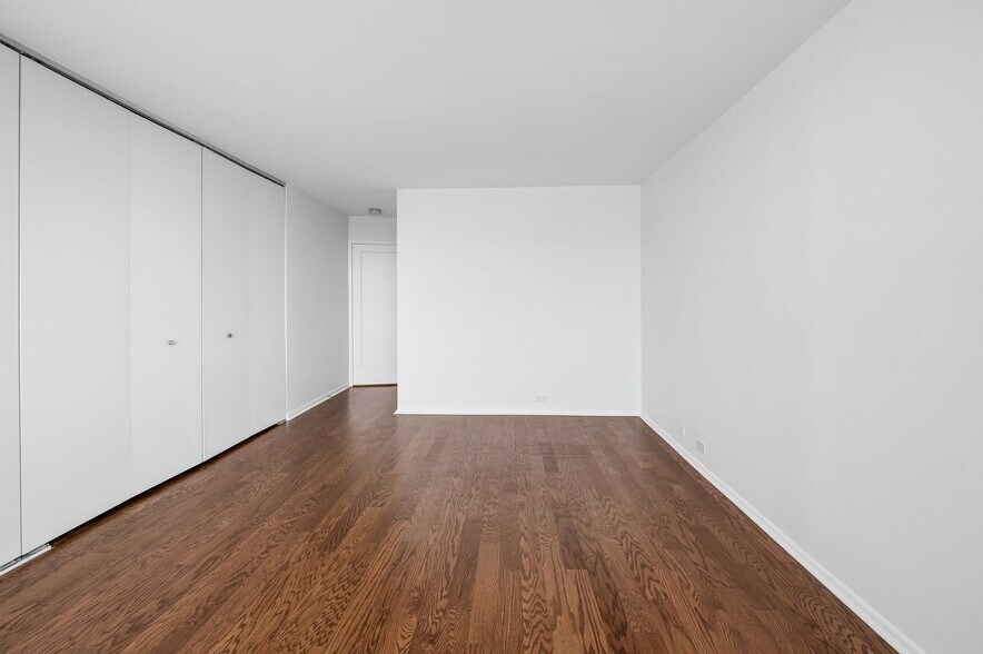 Building Photo - 4250 N Marine Dr