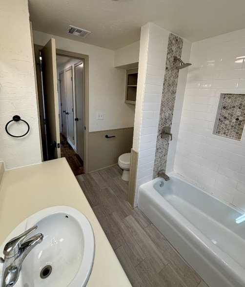 Building Photo - 12025 Ashford Dr