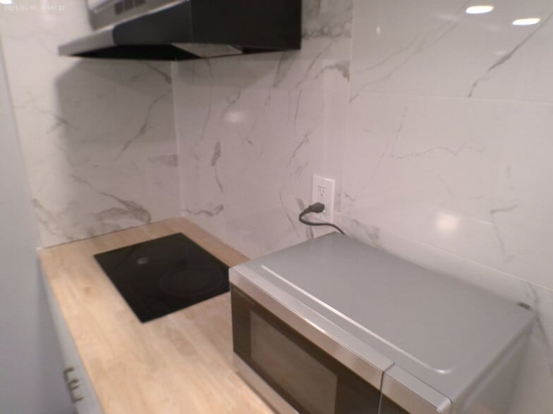 Building Photo - 114-116 Laurel Pl