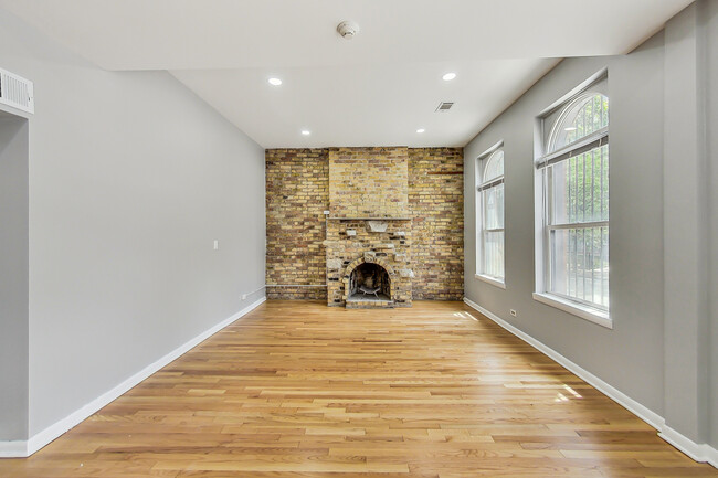 Building Photo - 864 W Aldine Ave