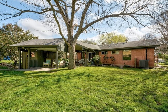 Building Photo - 4620 Englewood Dr