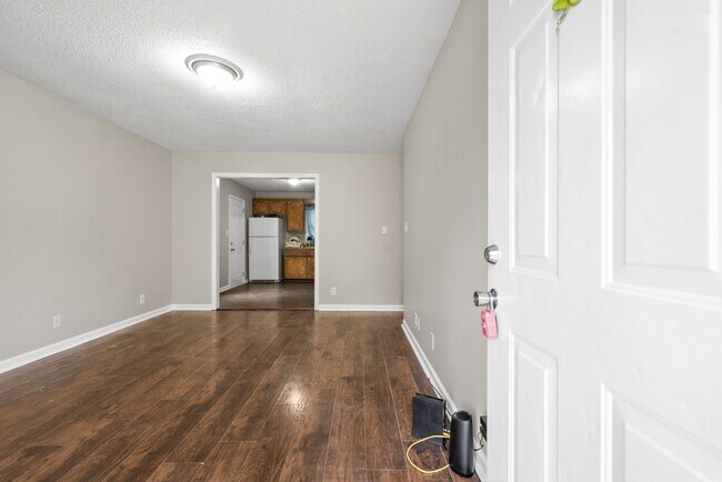 Building Photo - 135 E St