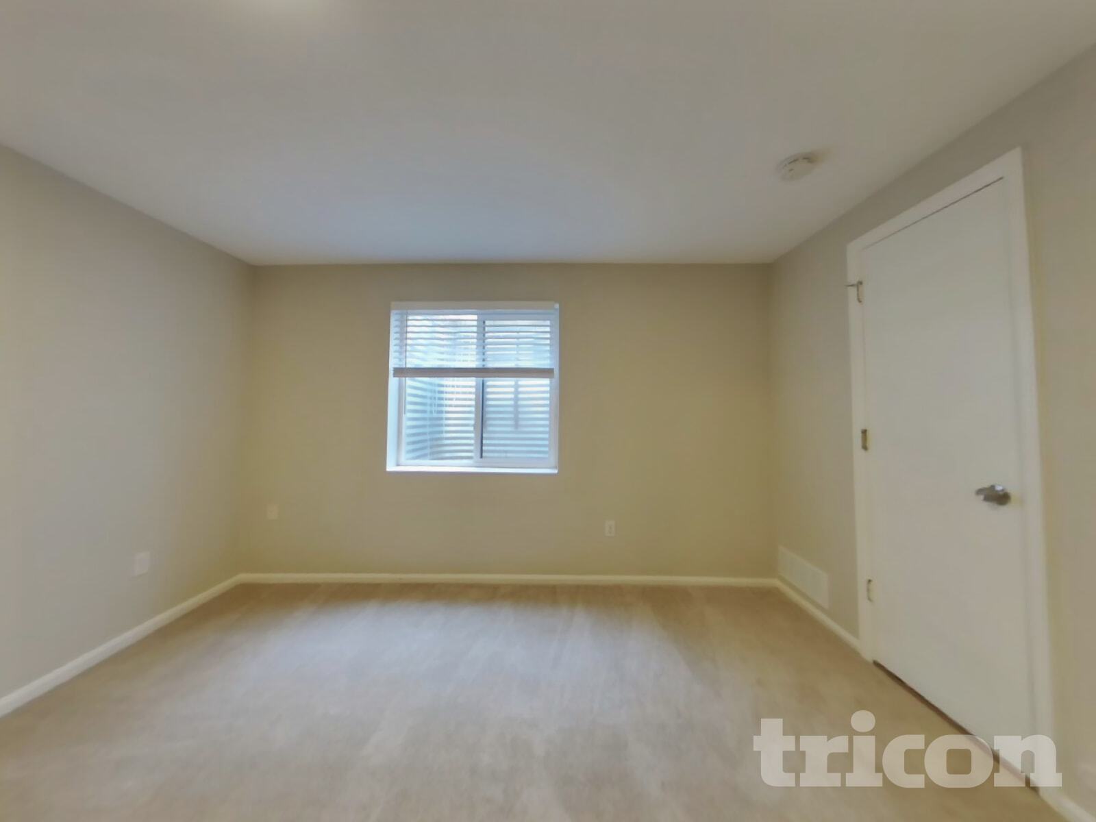 Building Photo - 500 N 28th Ave