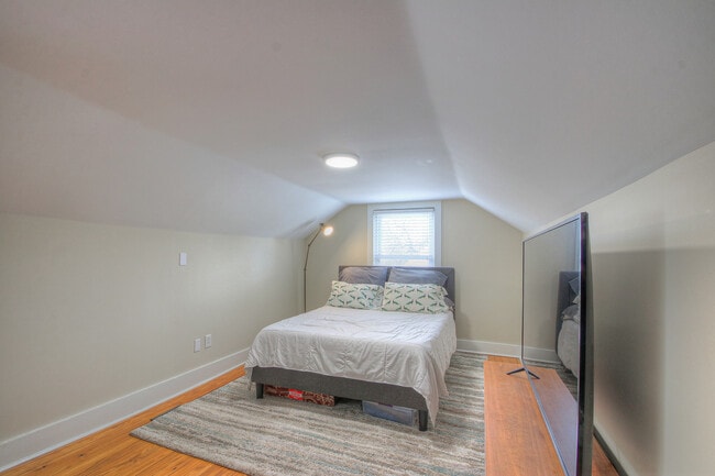 Building Photo - 1609A Cahal Ave