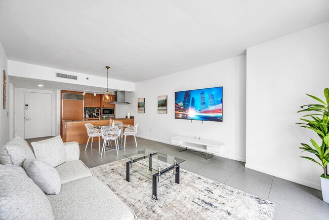Building Photo - 485 Brickell Ave