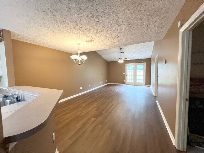 Building Photo - 623 Belle Court