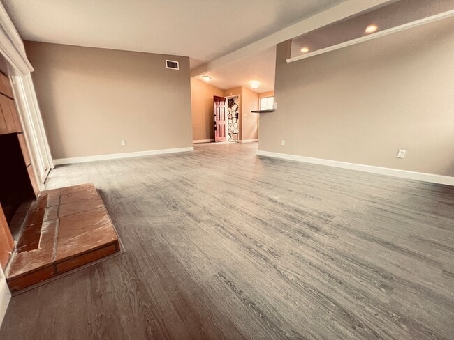 Building Photo - Recently Upgraded Poway Single-Story Home